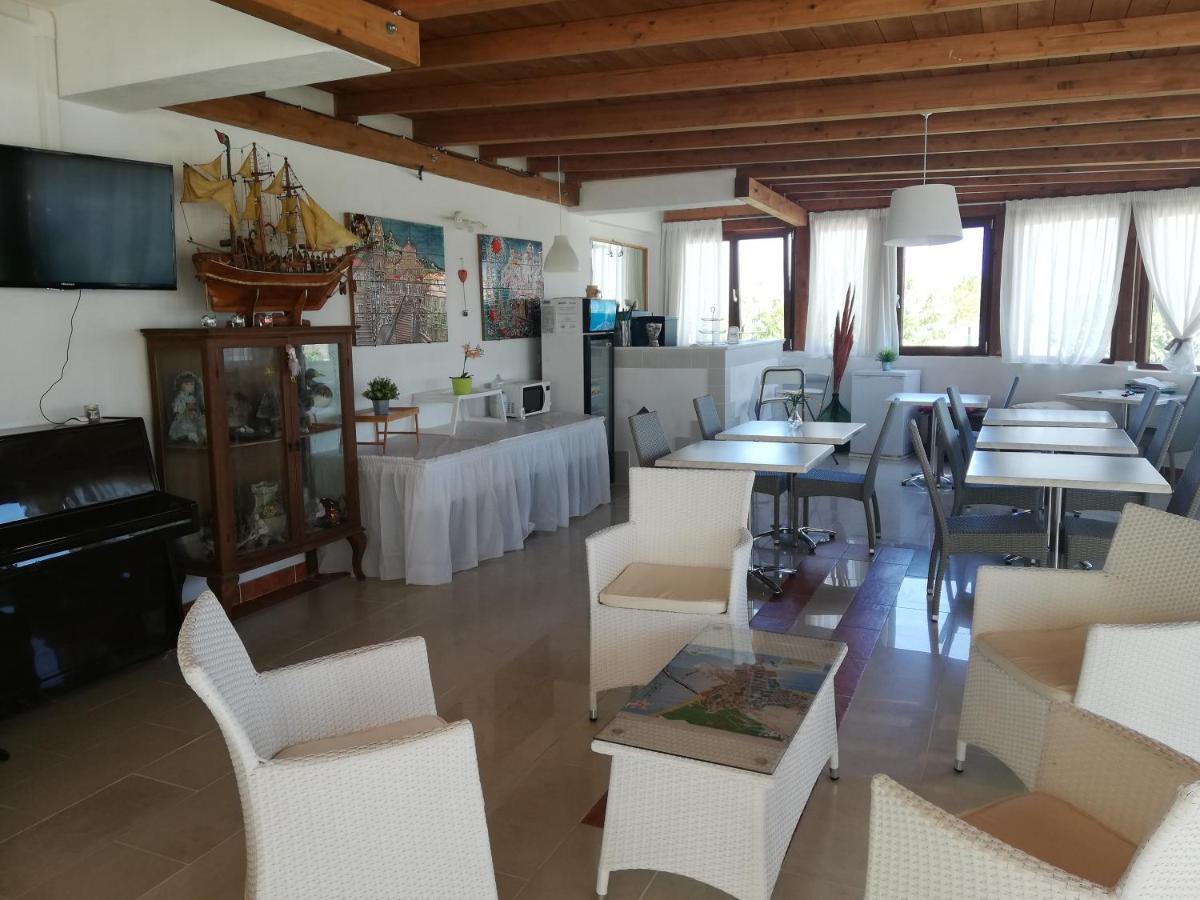 B&B Palazzo Manfredi Vieste, Fronte Mare Con Parcheggio Екстериор снимка