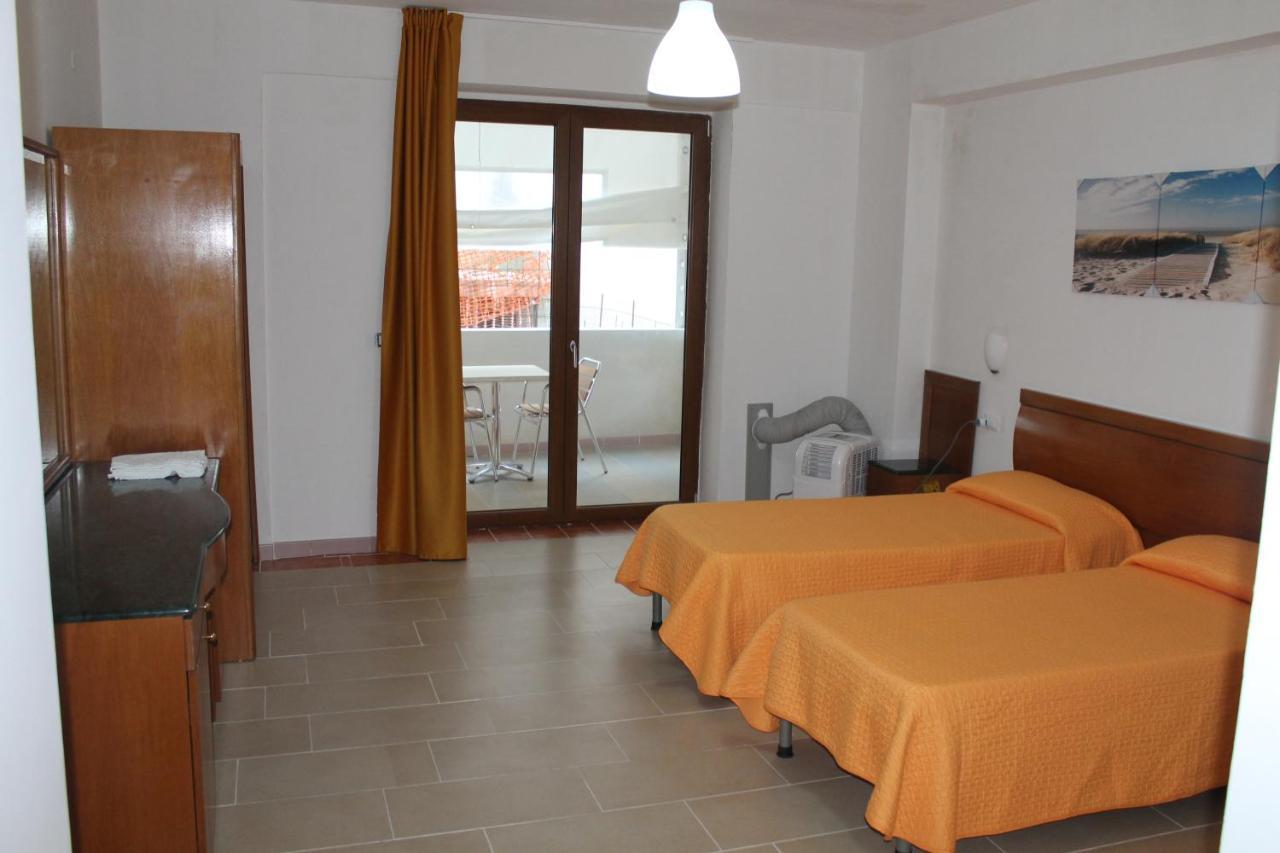 B&B Palazzo Manfredi Vieste, Fronte Mare Con Parcheggio Екстериор снимка